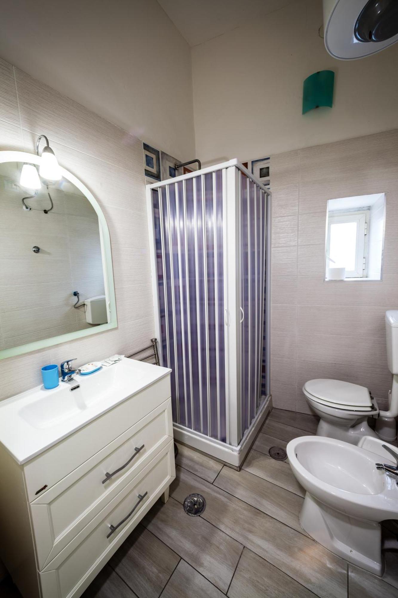 Mh Suites Rooms Apartments Bacoli Habitación foto